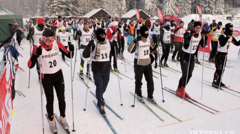 Pirms paša starta "FANS" tautas slēpojumam. Foto:Infoski.lv