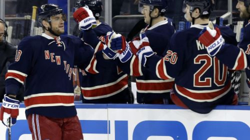 Mariāns Gāborīks guva 14. "hat trick" karjerā un piekto Ņujorkas "Rangers" rindās
Foto: AP/Scanpix