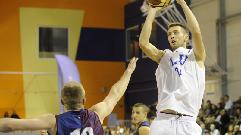 Par Žani Peineru esot interese pat Ļubļanā, taču šā brīža prioritāte ir veselība. Pēc tam nāk Latvijas izlase...
Foto: Romāns Kokšarovs, Sporta Avīze/f64