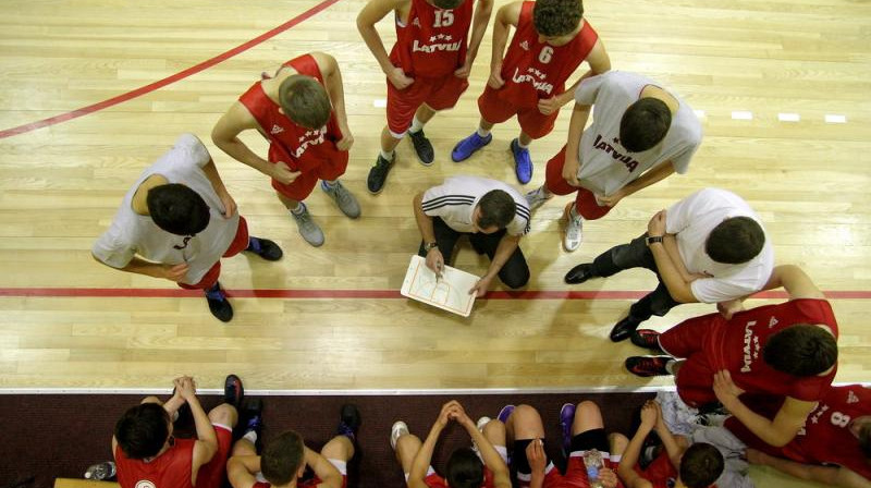 Latvijas U16 izlase: vēl mēnesis līdz Eiropas kadetu čempionātam.
Foto: basket.ee