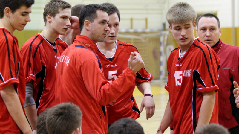 Latvijas U-18 handbola izlase Ludzā
Foto: Laura Grišāne