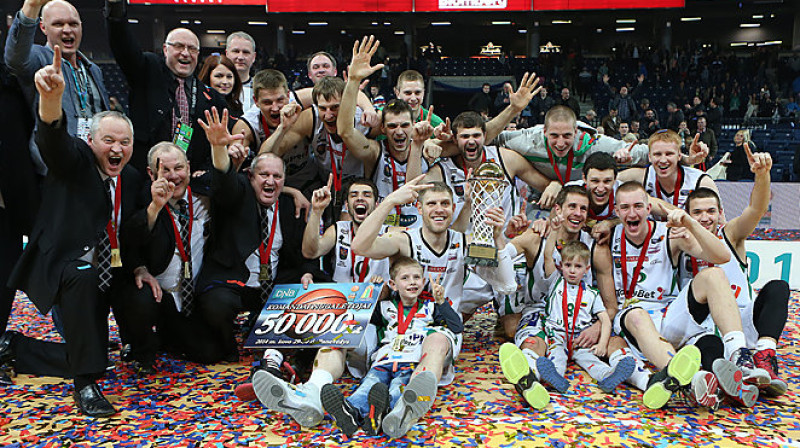 "Prienai" basketbolisti līksmo par vēsturisko uzvaru Paņevēžā
Foto: www.lrytas.lt