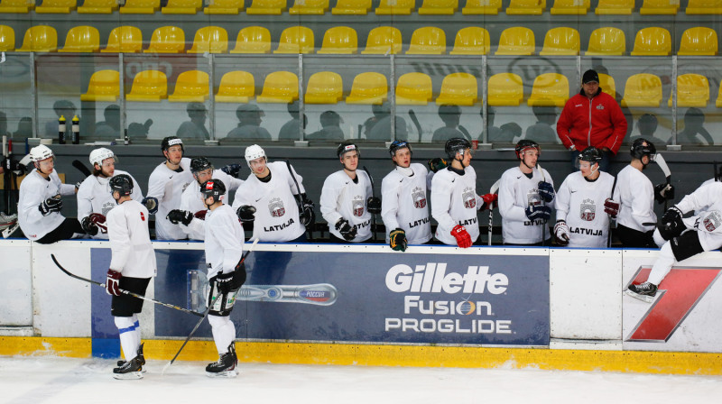 Latvijas hokeja izlases kandidāti ar 5:2 apspēlēja Rīgas "Dinamo" rezerves komandu.
Foto: Raimonds Volonts, Dinamo