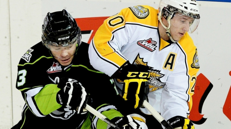 Edgars Kulda (pa kreisi)
Foto: Larry Wong, "Edmonton Journal"