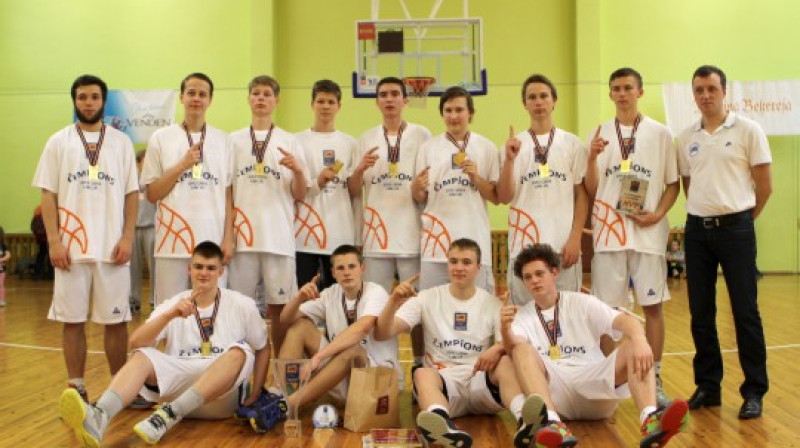 LJBL čempioni Balticovo U17 grupā: BJBS "Rīga/DSN".
Foto: Ritvars Raits