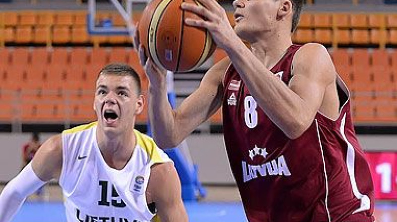 Ivars Rihards Žvīgurs: 28 punkti un 10 atlēkušās bumbas U20 izlases spēlē ar Gruzijas komandu.
Foto: FIBA Europe