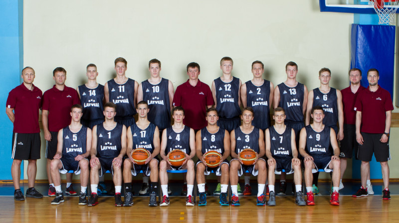 Latvijas U18 izlase: ceturtdien starts Eiropas junioru čempionātā.
Foto: Reinis Oliņš