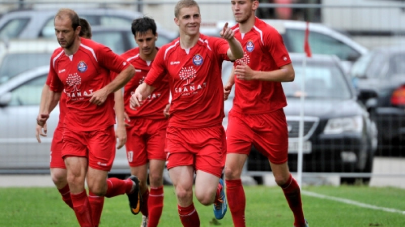 Vladislavs Gutkovskis (priekšplānā) 
Foto: Romāns Kokšarovs, Sporta Avīze, f64