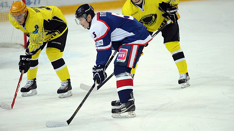 Ēriks Ševčenko (pa kreisi)
Foto: www.orsk-hockey.ru