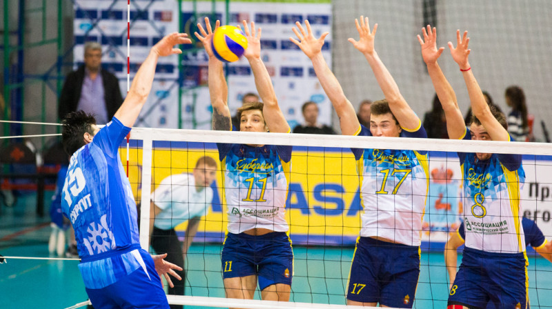 Ņižņijnovgorodas komandas organizēts bloks
Foto: nnvolley.ru