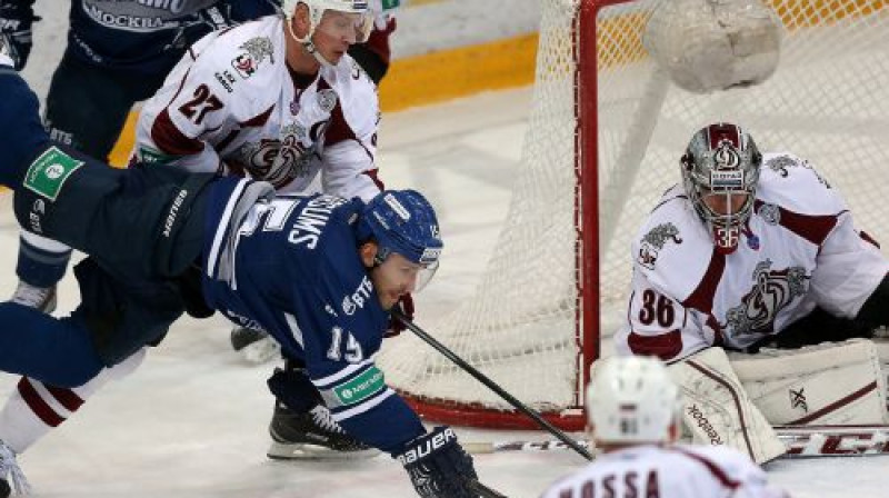 Mārtiņš Karsums ceļā uz Rīgas "Dinamo" vārtiem
Foto: ITAR-TASS/Scanpix