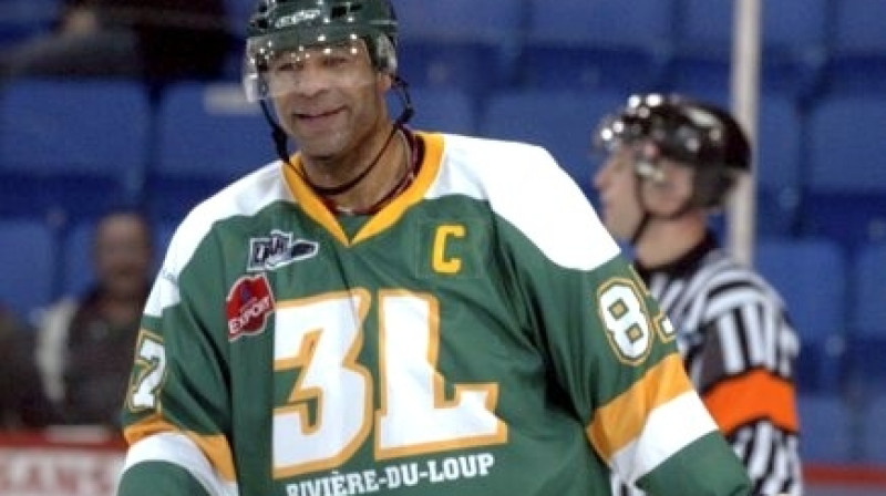 Donalds Brašīrs spēlējot LNAH
Foto: planetehockey.com