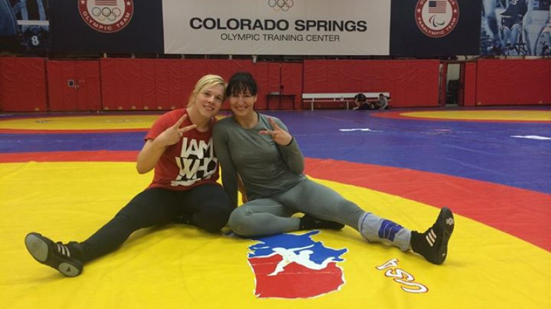 Lusa Klara Vaskesa (Argentīna) un Anastasija Grigorjeva (Latvija) treniņnometnē Amerikā 
Foto: US Olympic Training Center, Colorado Springs