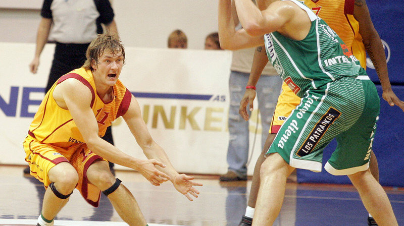 Aizvadījis veiksmīgu pusfinālsēriju, jau nākamajā sezonā Kristaps Purnis pārstāvēja BK Ventspils komandu.
foto: Romāns Kokšarovs (Sporta Avīze)