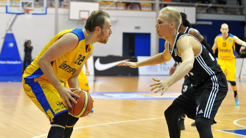 Māris Gulbis un Jānis Bērziņš
Foto: bkventspils.lv