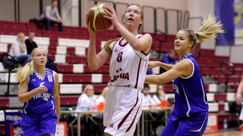 Digna Strautmane: 15 punkti un septiņas atlēkušās bumbas zaudējumā pret Slovākiju
Foto: basket.ee