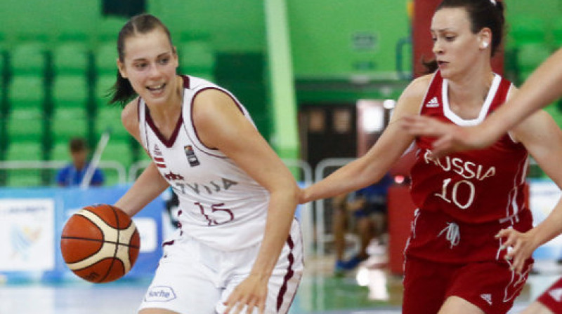 Arta Frīdenberga uzbrukumā
Foto: fibaeurope.cm