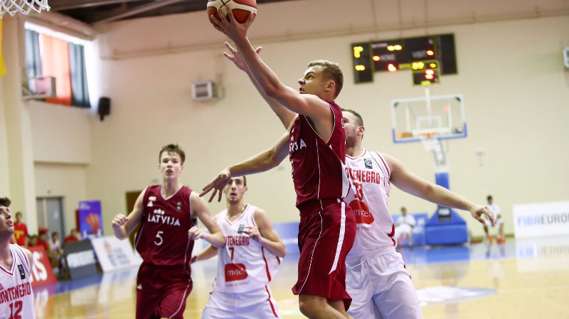 Renārs Birkāns un Latvijas U18 izlase: uzvara Eiropas čempionāta pirmajā spēlē.
Foto: FIBAEurope.com