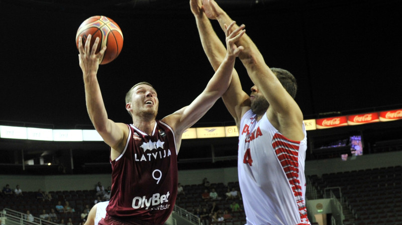 Dairis Bertāns: 24 punkti un izšķirošie soda metieni Latvijas valstsvienības uzvarētajā spēlē ar Polijas izlasi.
Foto: basket.lv