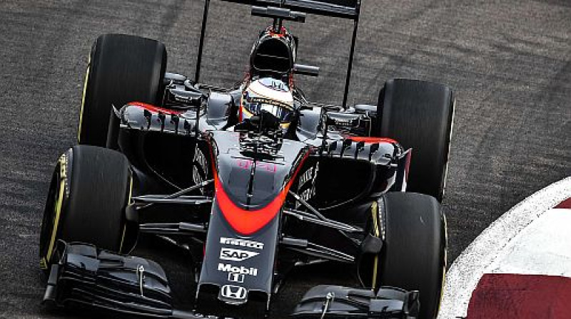 "McLaren-Honda" formula Singapūras trasē
Foto: AFP/Scanpix