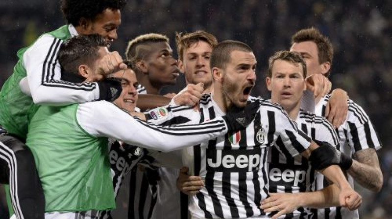 ''Juventus'' pirmo vārtu autors Leonardo Bonuči
Foto: LaPresse/Scanpix