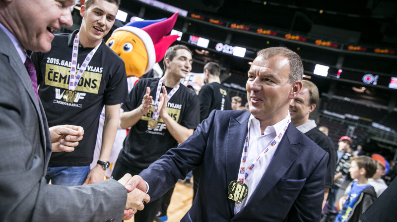 Basketbola kluba "VEF Rīga" valdes priekšsēdētājs Māris Martinsons pēc Aldaris LBL 2015.gada sezonas veiksmīgās finālsērijas. Vai šogad emocijas būs tikpat patīkamas?
Foto: VEFRiga.com