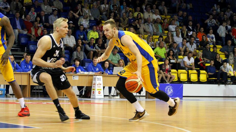 Pusfināla ceturtajā spēlē Māris Gulbis kļuva par 14. spēlētāju BK Ventspils vēsturē, kurš guvis vismaz 1000 punktu.

foto: bkventspils