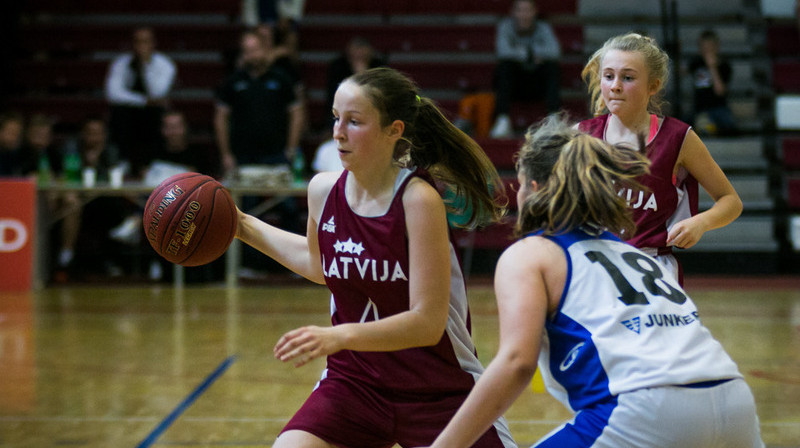 Latvijas U14 izlases labākās spēlētājas balvu Baltijas kausa izcīņas turnīrā saņēma Vika Altrofa.
Foto: basket.ee