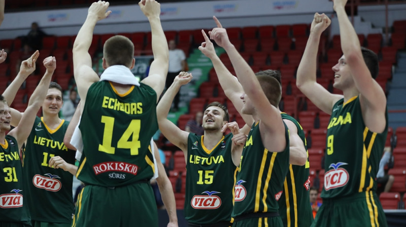 Lietuvas U20 jaunieši līksmo par iekļūšanu Eiropas čempionāta finālā
Foto: fiba.com