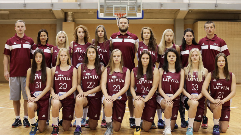 Latvijas U16 izlase: sestdien starts Eiropas kadetu čempionātā.
Foto: basket.lv