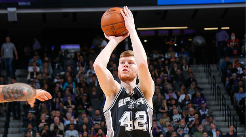 Foto: Rocky Widner / GettyImages, Spurs.com