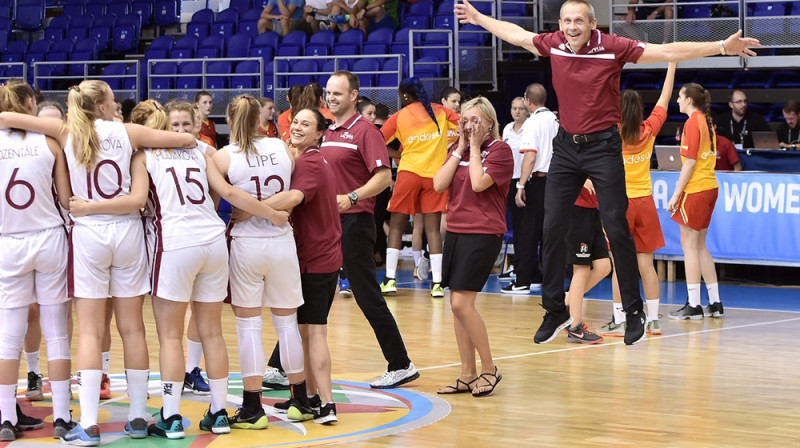 Latvijas juniores 2017.gada vasarā cīnīsies par medalām gan Eiropas, gan pasaules čempionātos.
Foto: FIBA.com