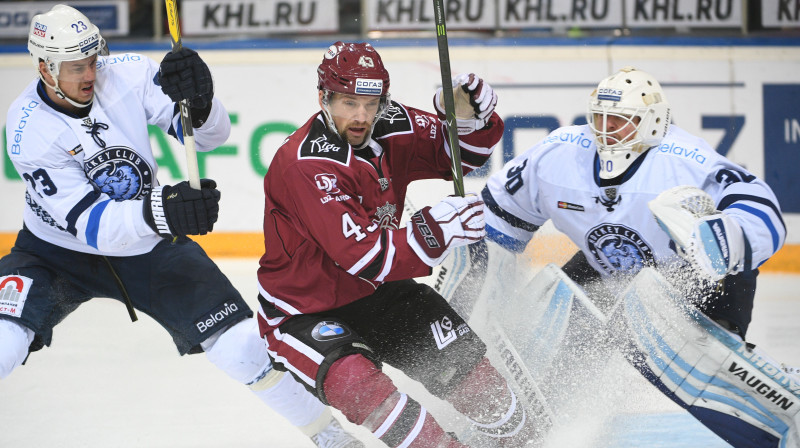 Tims Sestito Minskas "Dinamo" vārtu priekšā
Foto: Romāns Kokšarovs, f64