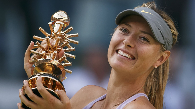 Marija Šarapova ar Madrides turnīra čempiones trofeju pirms trim gadiem
Foto: AP/Scanpix