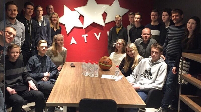 Ēnu dienas dalībnieki Latvijas Basketbola savienībā.
Foto: basket.lv