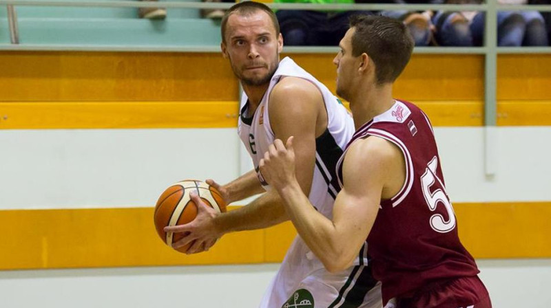 Lauris Blaus pret Denisu Krestiņu
Foto: Edgars Vaivads / BK Valmiera