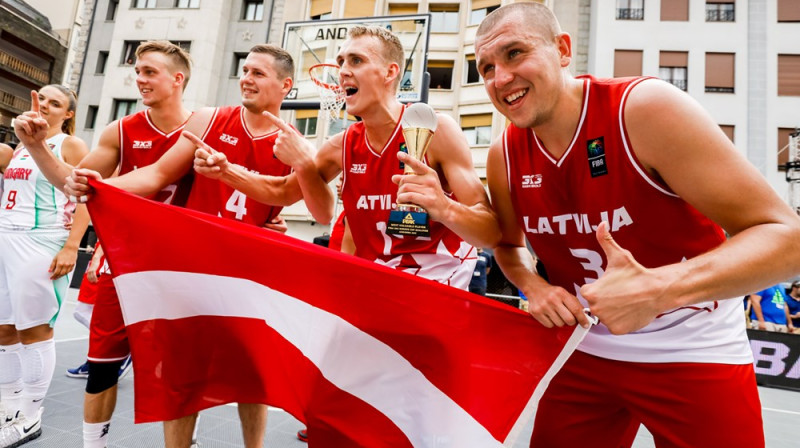 Latvijas 3x3 izlases basketbolisti (no kreisās): Kārlis Pauls Lasmanis, Agnis Čavars Nauris Miezis, Edgars Krūmiņš
Publicitātes foto