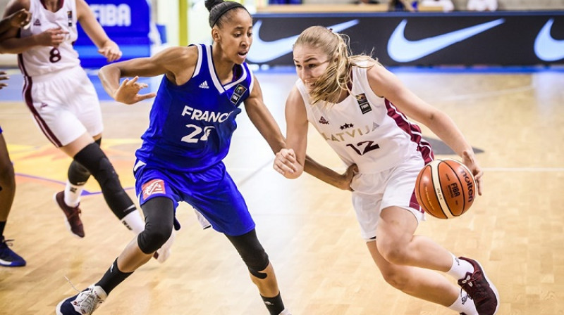 Laura Grabe spēlē pret Franciju
Foto: FIBA