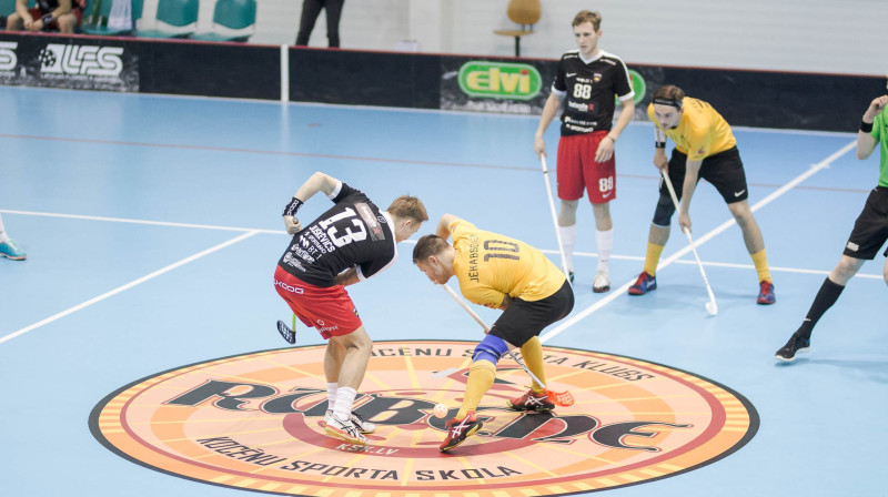 "Rubene" vienreiz šosezon jau tika galā ar ulbrokiešiem. Vai panākumu izdosies atkārtot arī šoreiz?
Foto: Floorball.lv