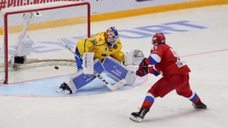 Ņikita Gusevs realizē soda metienu
Foto: AP/Scanpix