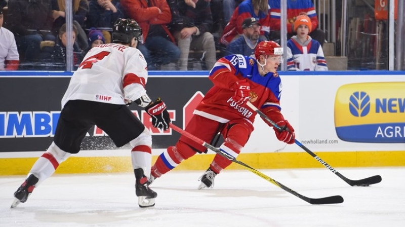 Marseļs Šolohovs aktīvi piedalījās Krievijas pirmajā vārtu guvumā
Foto: IIHF