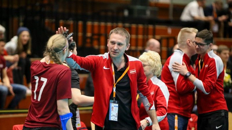 Jurijs Fedulovs pēc uzvaras pasaules čempionāta B dibīzijā
Foto: floorball.lv