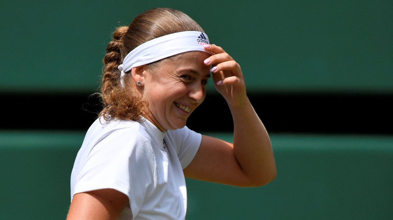 Kopš Vimbldonas bez uzvarām esošā Aļona Ostapenko atgriežas Top 10
Foto: Reuters/Scanpix