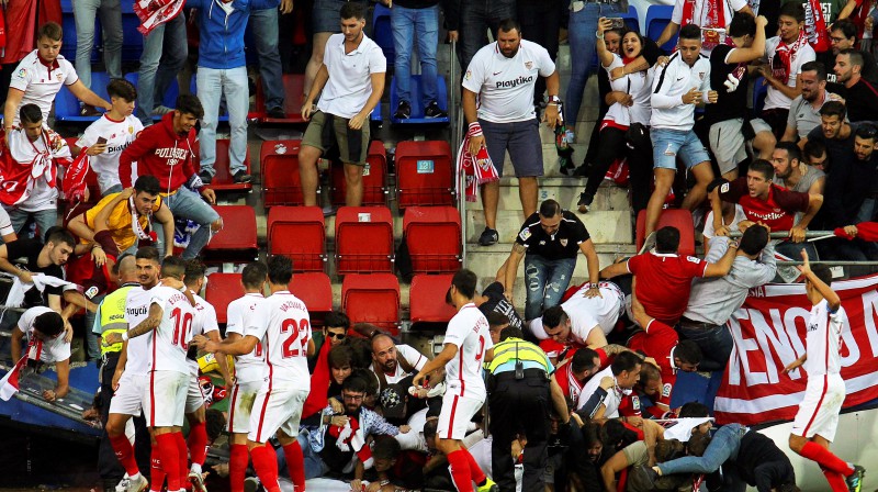 Mirkli pēc Evera Banegas vārtu guvuma. Foto: EPA/Scanpix