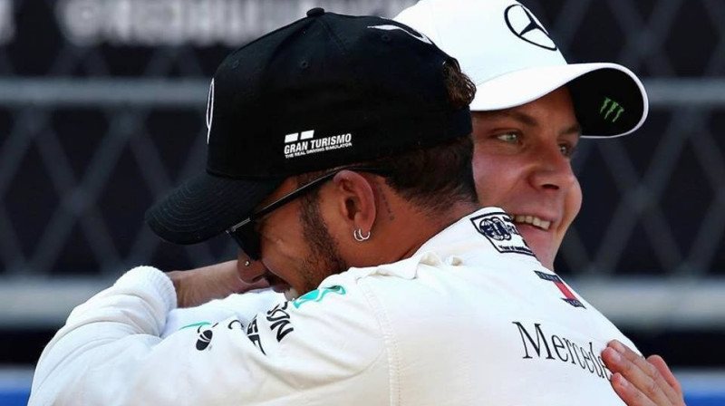 "Mercedes" piloti Hamiltons un Botass. Foto: Mercedes F1 Team