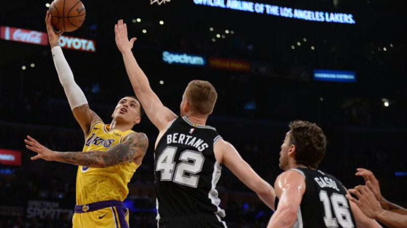 Dāvis Bertāns spēlē pret "Lakers". Foto: USA Today Sports/Scanpix