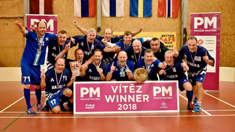 Bauskas veterāni ar izcīnīto trofeju
Foto: Prague Masters