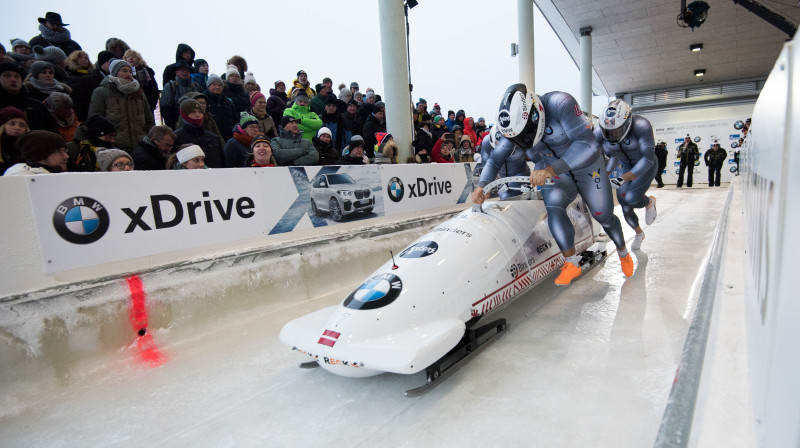 Oskara Ķibermaņa ekipāža startā. Foto: Viesturs Lācis/bobslejs.lv