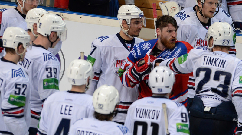 Jakubs Nakladāls kaujas KHL spēlē. Foto: RIA Novosti/Scanpix