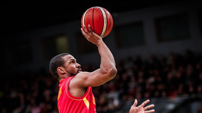 Dereks Nīdhems izcēlās ar 26 punktiem. Foto: FIBA